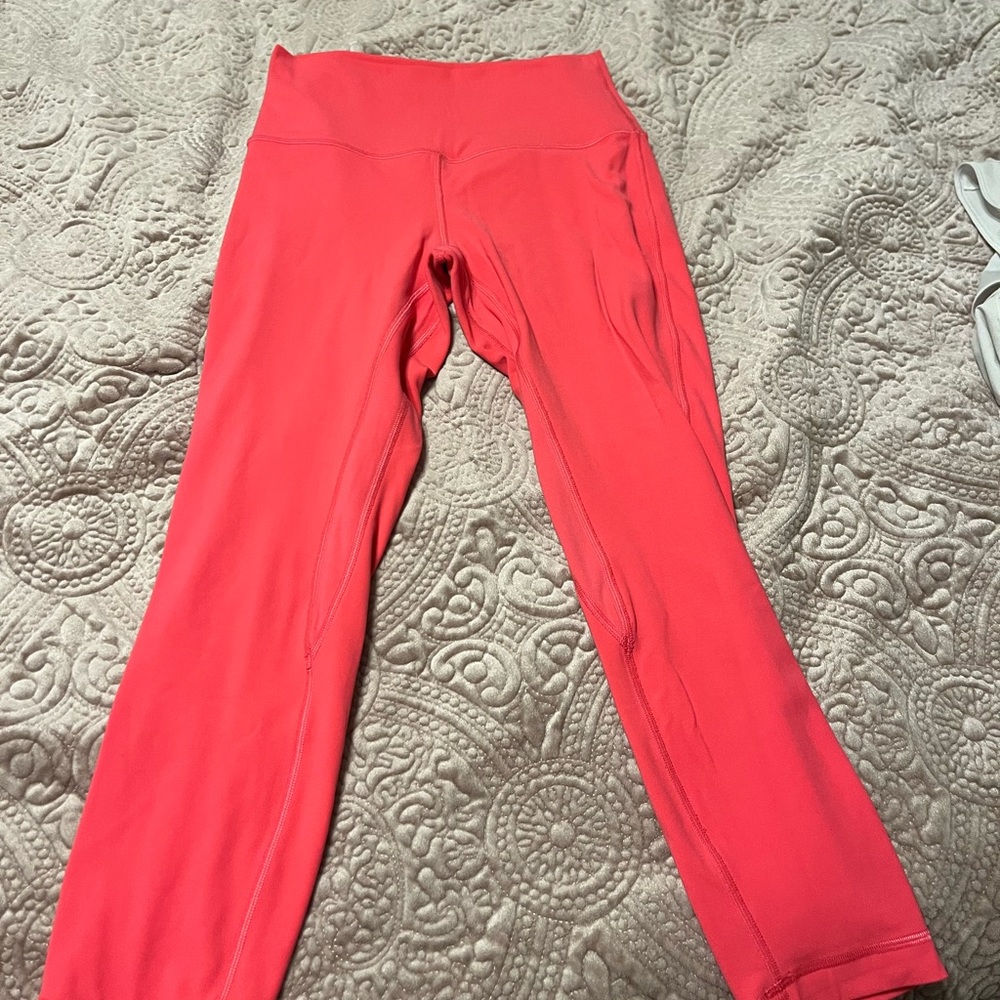Lululemon pink 23 inch capri leggings
